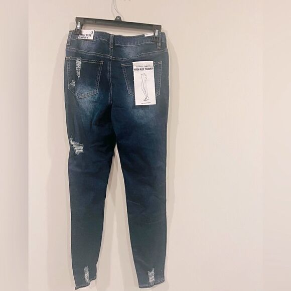 New Almost Famous™ High Rise Destructed junior Skinny Jeans pants size 3 - Picture 6 of 10